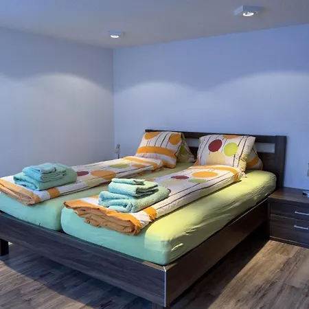 Appartamento Mier Gfallt's Appartement-fewo- Bad- Wc- 3 Schlafraeume 5-bettwohnung By Interhome *