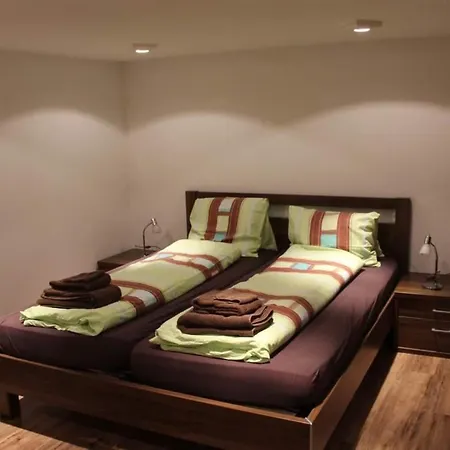 Appartamento Mier Gfallt's Appartement-fewo- Bad- Wc- 3 Schlafraeume 5-bettwohnung By Interhome Saas-Fee